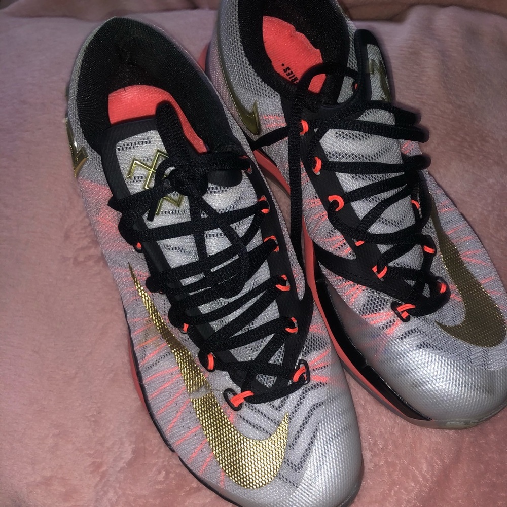 Nike KDs gold elite series size 7.5